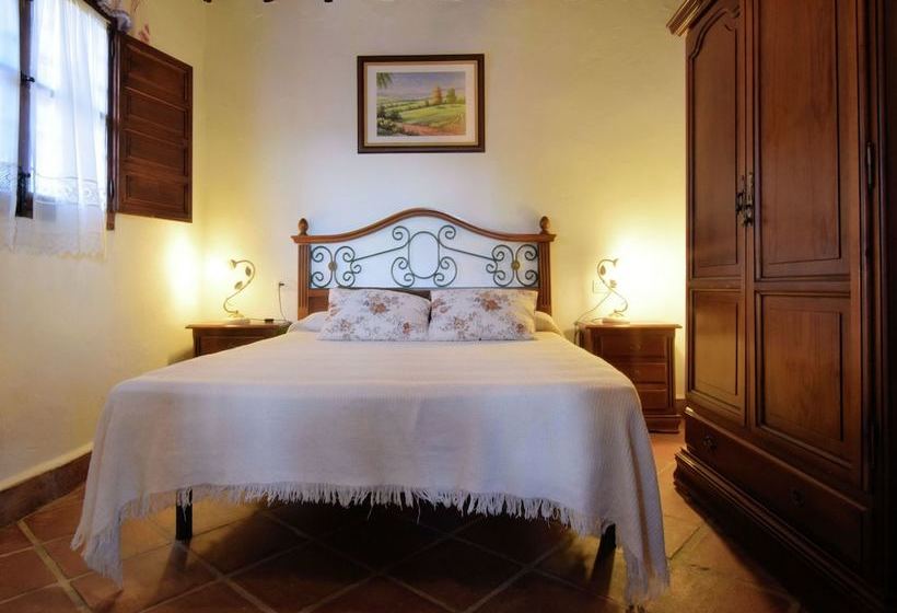 Cozy Cottage In El Borge With Private Pool