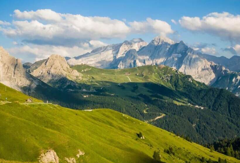 Dreamy Cottage In Bellamonte Italy With Hot Tub