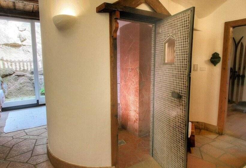 Dreamy Cottage In Bellamonte Italy With Hot Tub