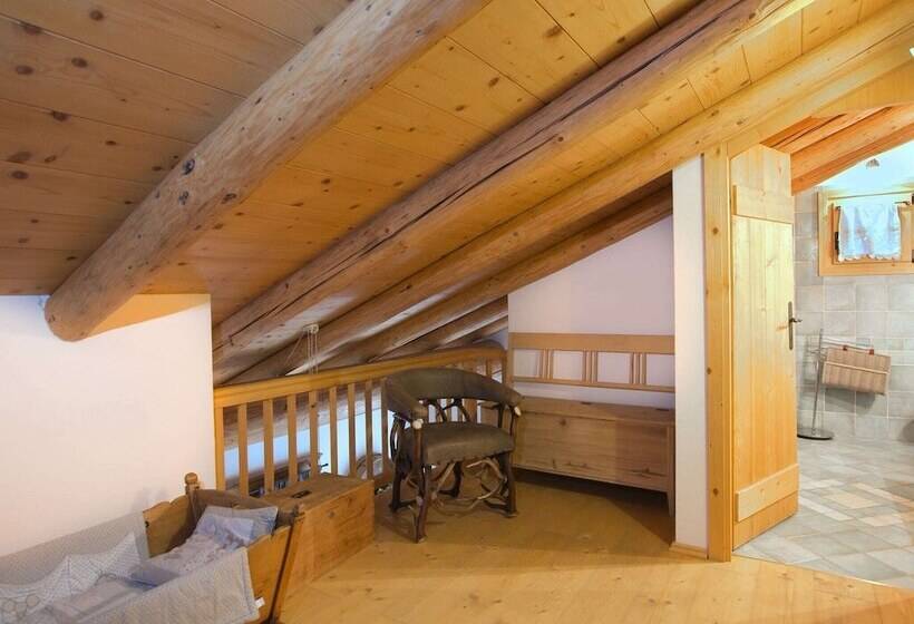 Dreamy Cottage In Bellamonte Italy With Hot Tub