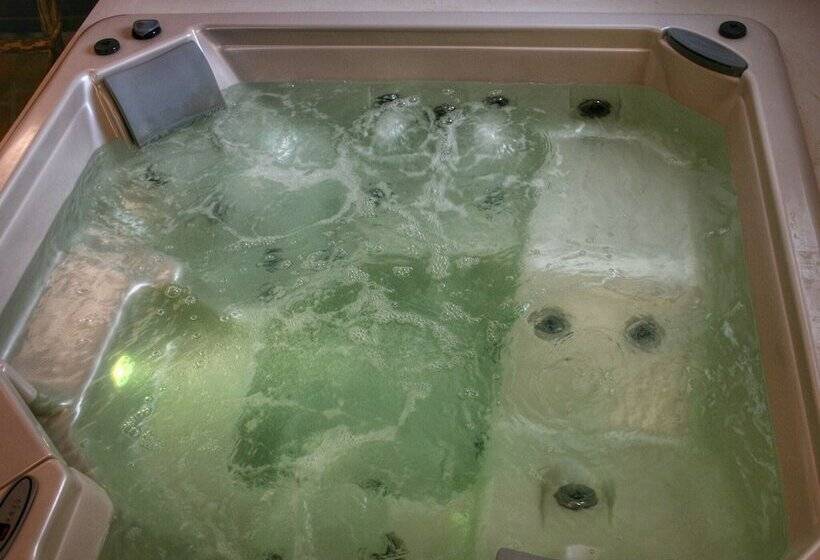 Dreamy Cottage In Bellamonte Italy With Hot Tub