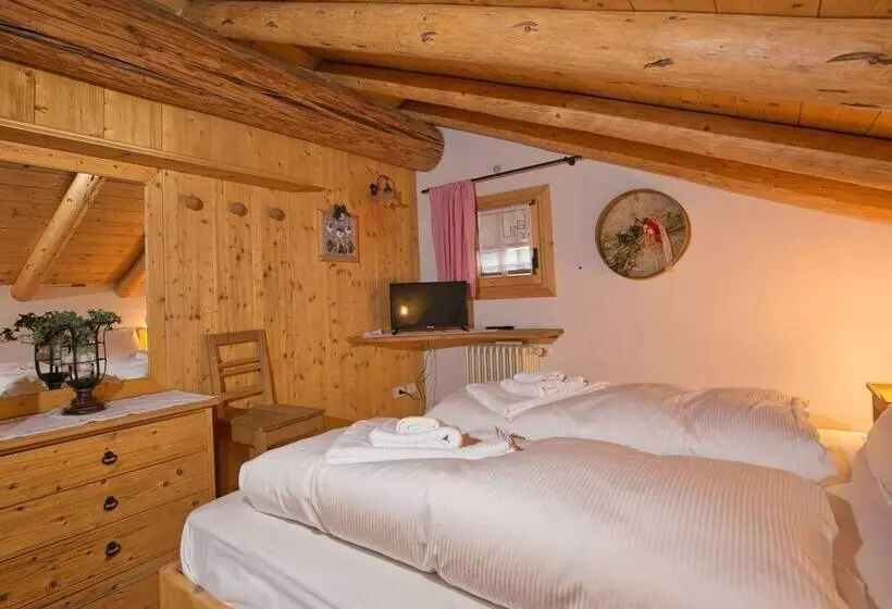 Dreamy Cottage In Bellamonte Italy With Hot Tub