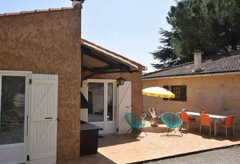 Gite On A Quiet Property, Through A Wine Garden Surrounding