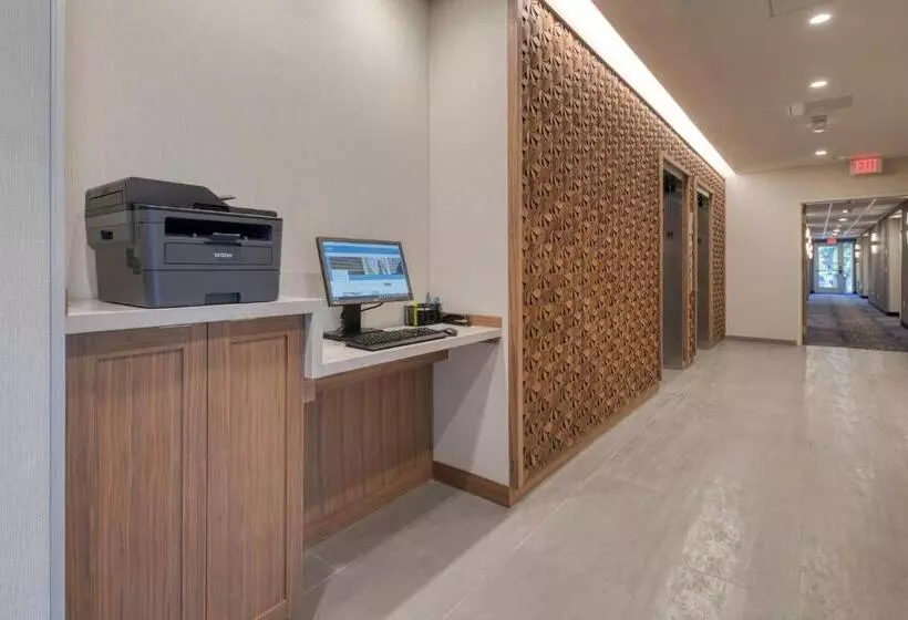 Hotelli Fairfield Inn & Suites By Marriott Charlotte Belmont