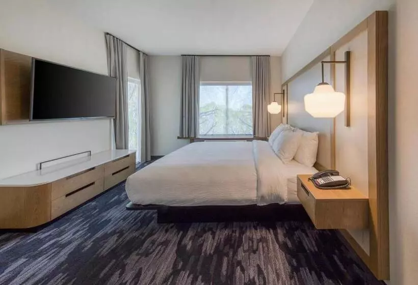 Hotelli Fairfield Inn & Suites By Marriott Charlotte Belmont