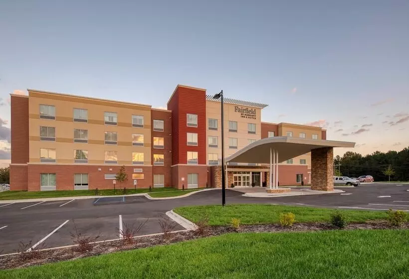Hotelli Fairfield Inn & Suites By Marriott Charlotte Belmont