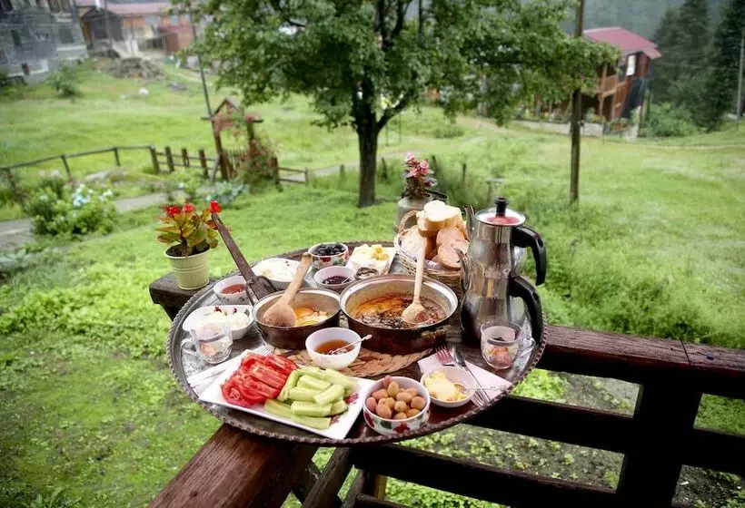 ホテル Kuspuni Dag Evi