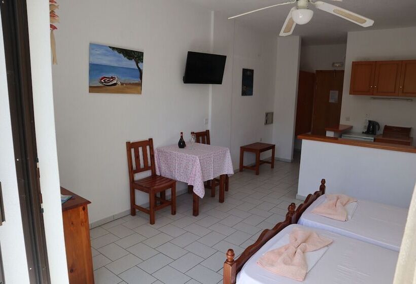 Adult Only Hotel Suzanna