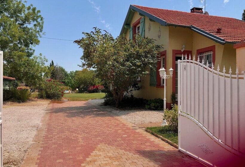 膳宿费 Au Bien Venu