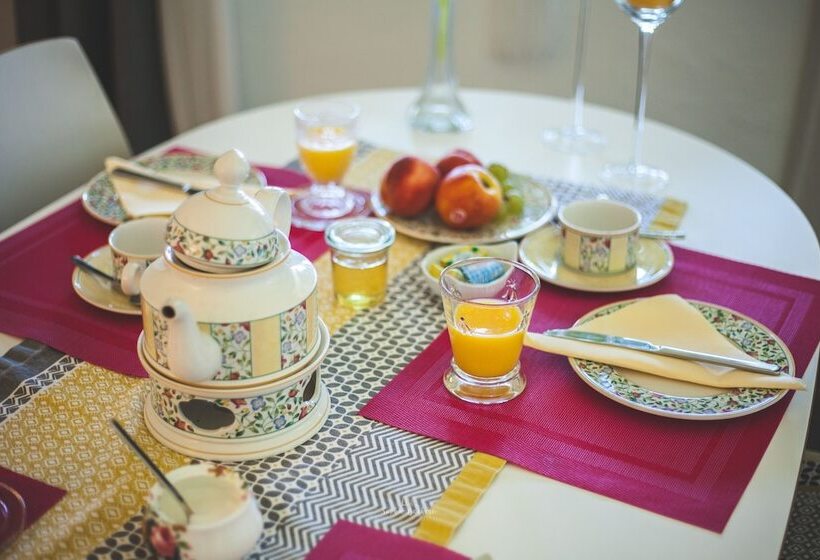 膳宿费 Au Bien Venu