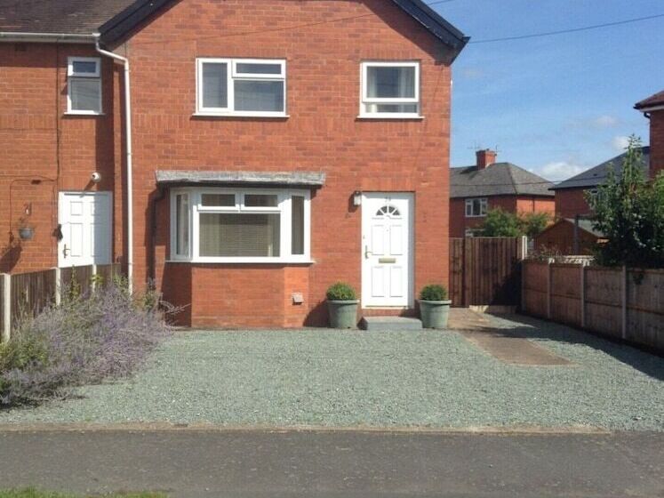 إقامة 3 Bed Broomfield Road Newport Shropshire