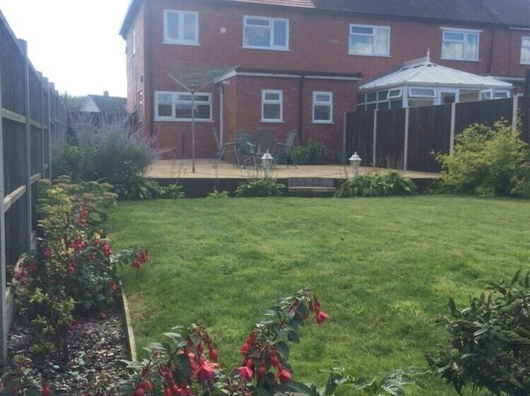 إقامة 3 Bed Broomfield Road Newport Shropshire