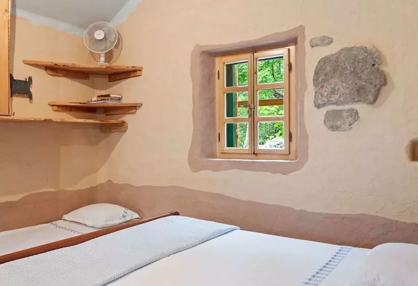 Secluded Cottage In Trpanj With Garden