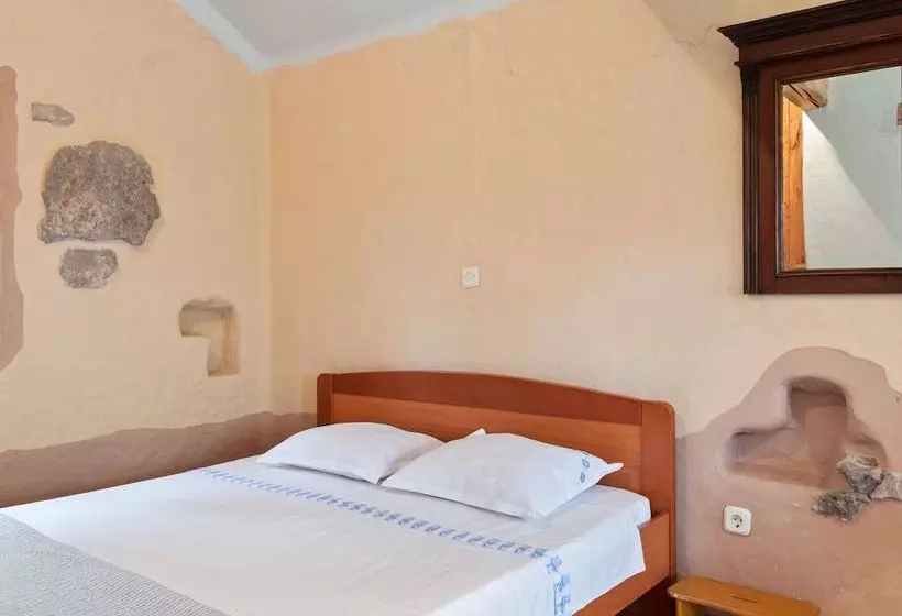 Secluded Cottage In Trpanj With Garden
