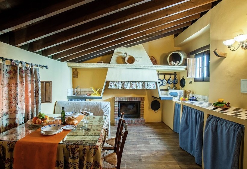 Vintage Farmhouse In Algarinejo With Terrace