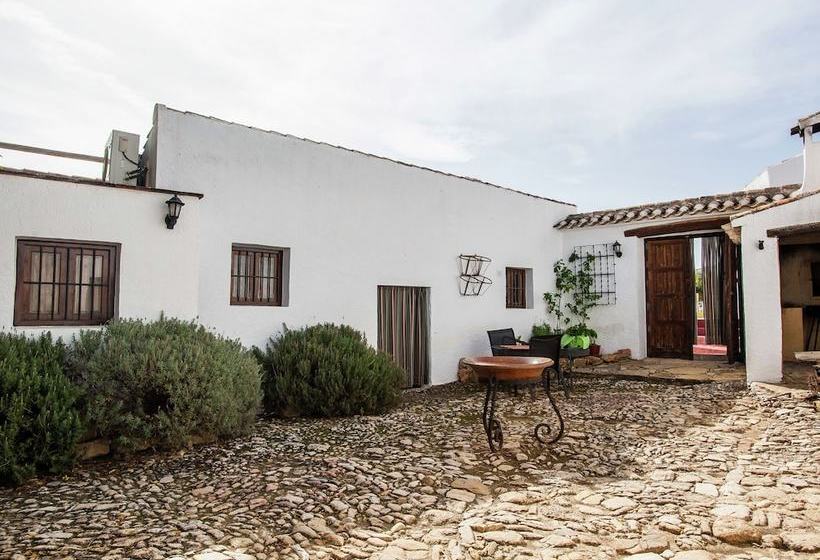 Vintage Farmhouse In Algarinejo With Terrace