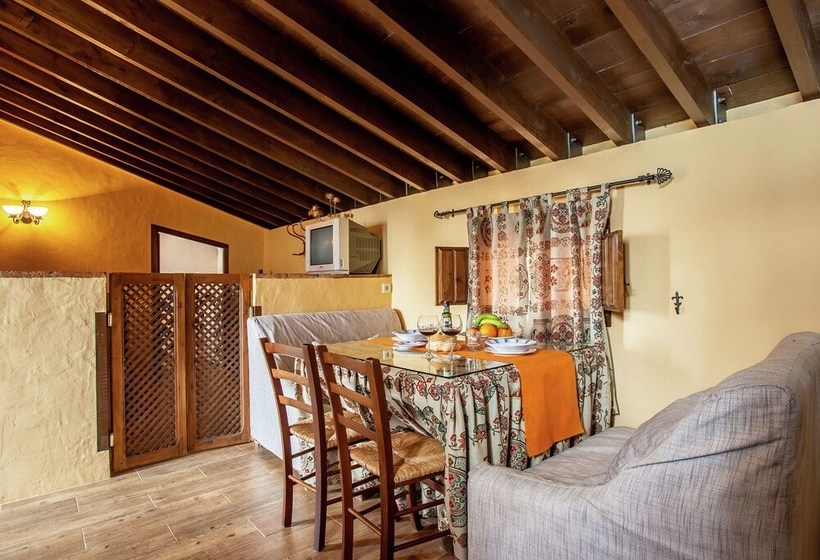 Vintage Farmhouse In Algarinejo With Terrace