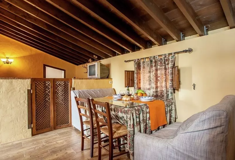 Vintage Farmhouse In Algarinejo With Terrace