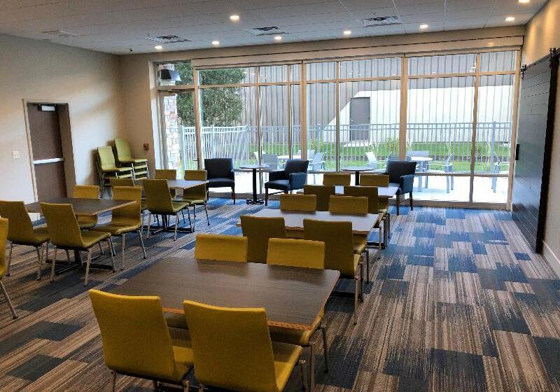 호텔 Holiday Inn Express & Suites Madison West Middleton, An Ihg