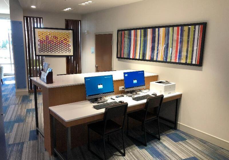 호텔 Holiday Inn Express & Suites Madison West Middleton, An Ihg