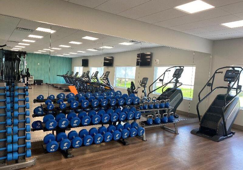 호텔 Holiday Inn Express & Suites Madison West Middleton, An Ihg