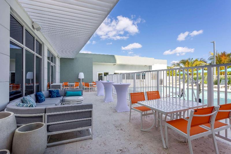 בית מלון כפרי Wyndham Garden Miami International Airport