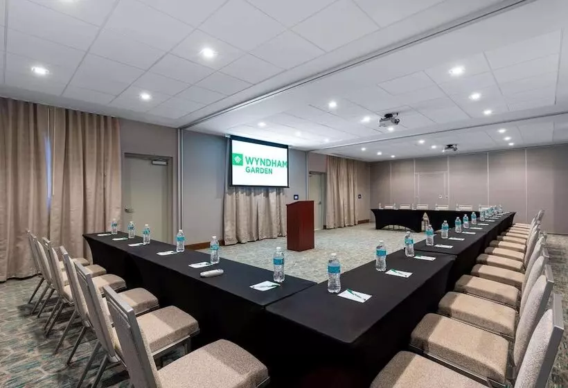 Hotelli Wyndham Garden Miami International Airport