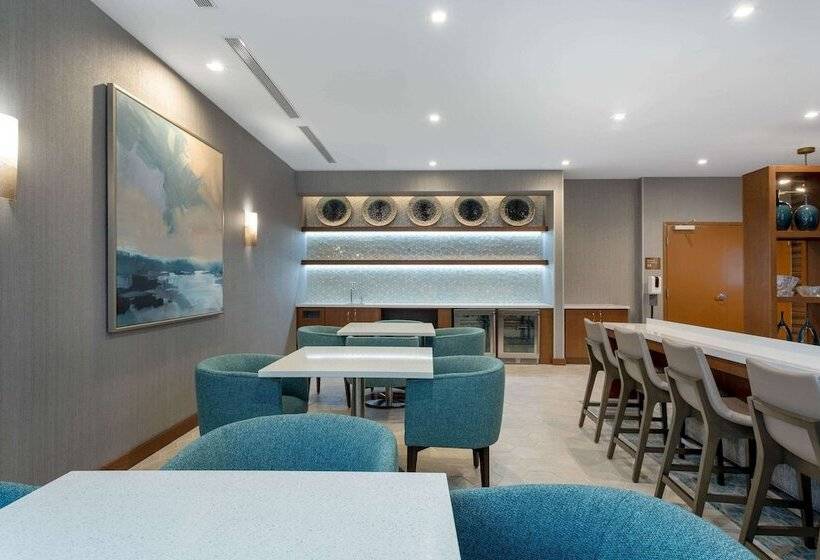 בית מלון כפרי Wyndham Garden Miami International Airport