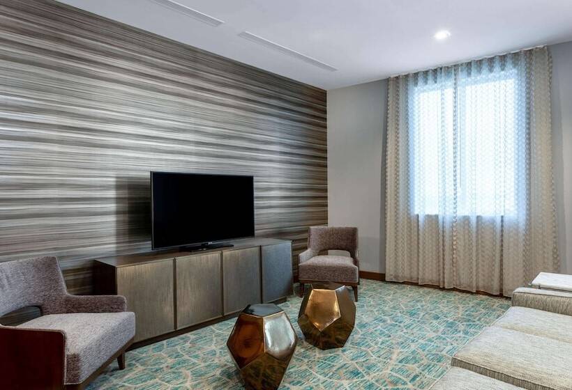 בית מלון כפרי Wyndham Garden Miami International Airport