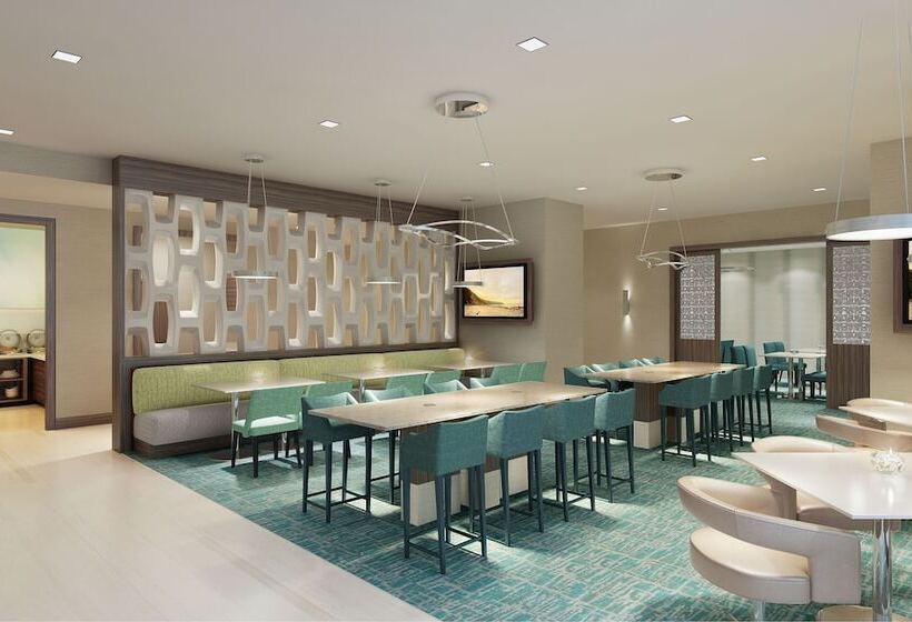 בית מלון כפרי Wyndham Garden Miami International Airport