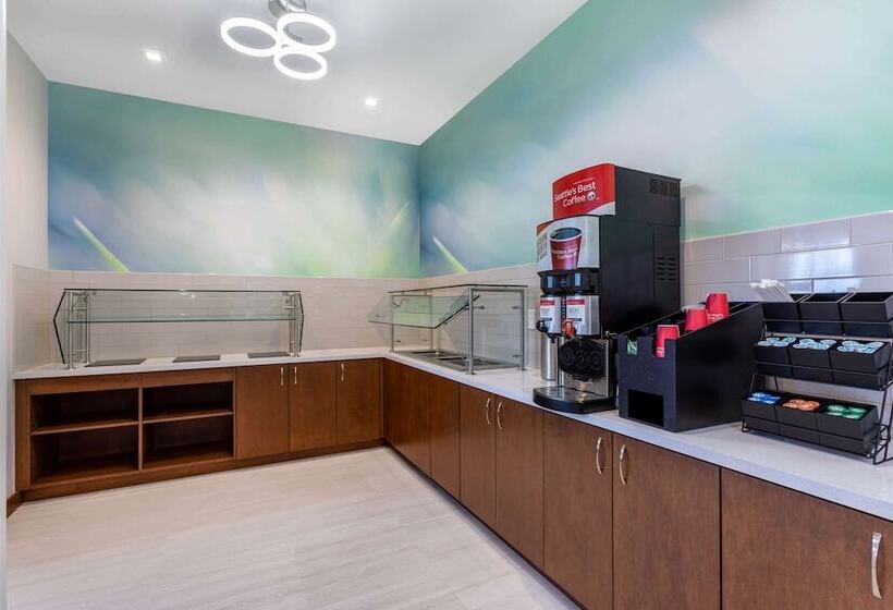 בית מלון כפרי Wyndham Garden Miami International Airport