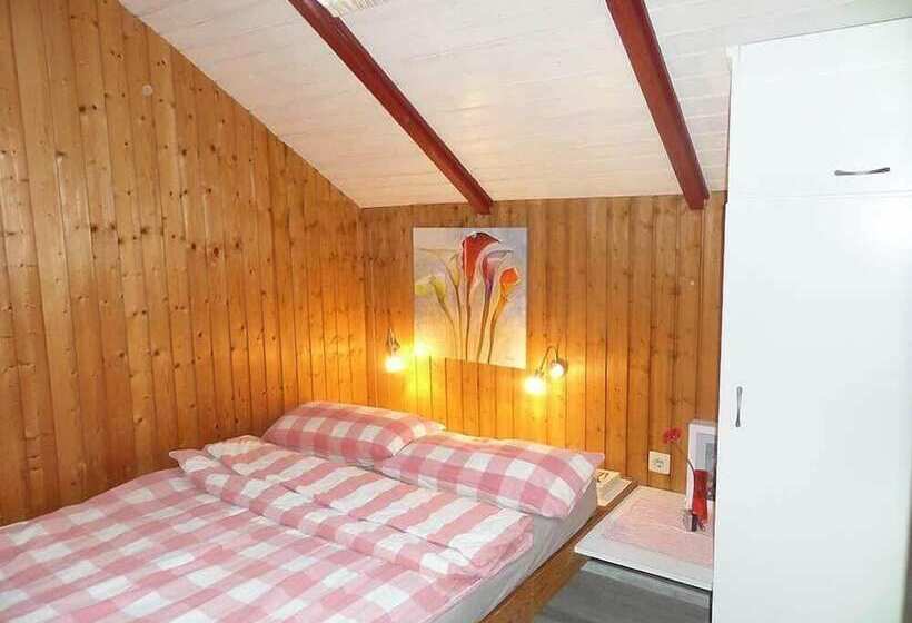 Juwel Feriendorf Reihenhaus Blaue Blume