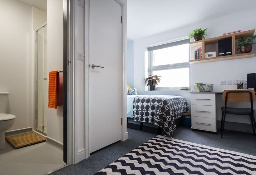 Pensão Roseland House