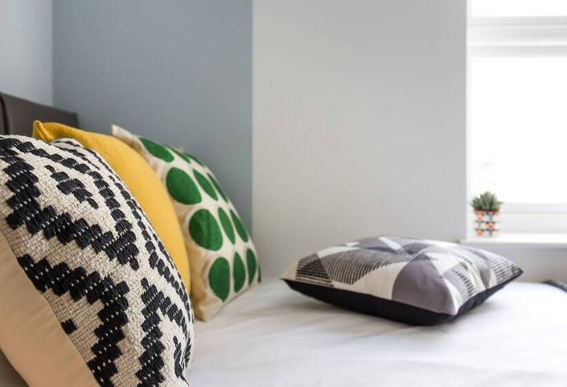 Pensão Roseland House