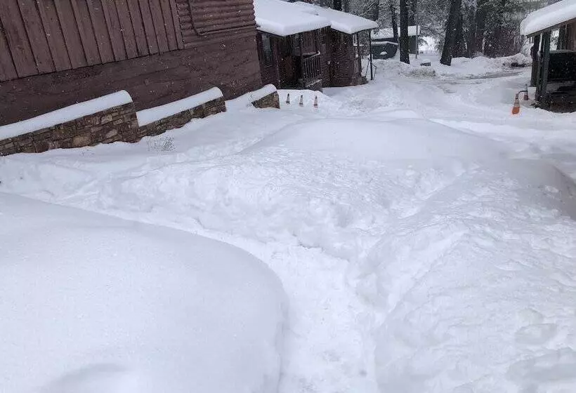 The Cabins At Cloudcroft
