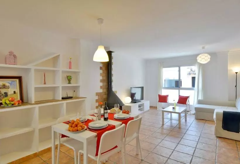 Townhouse 200mts From Sea/beach