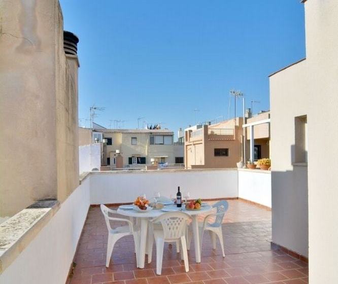 Townhouse 200mts From Sea/beach