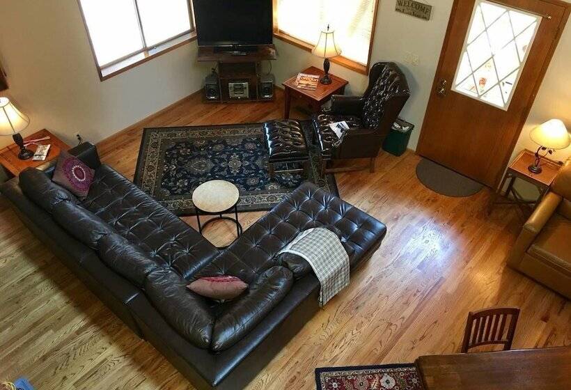 Whispering Pines Cabin Retreat