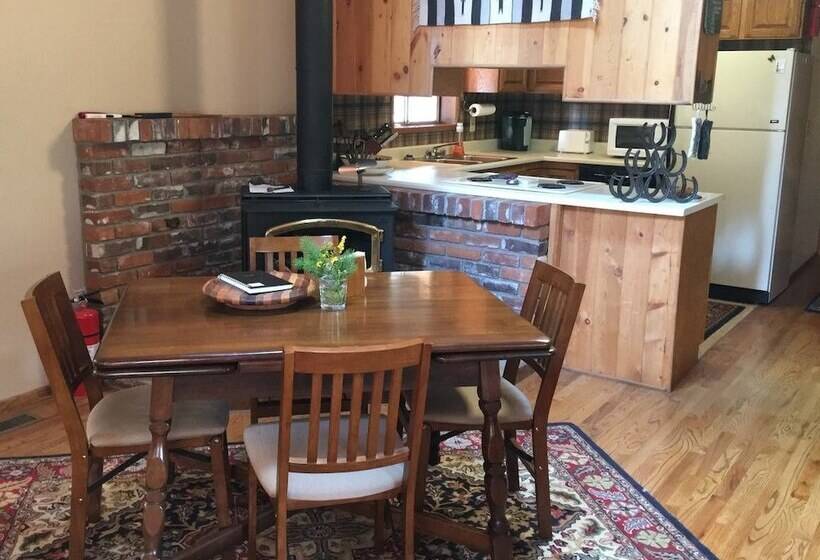 Whispering Pines Cabin Retreat