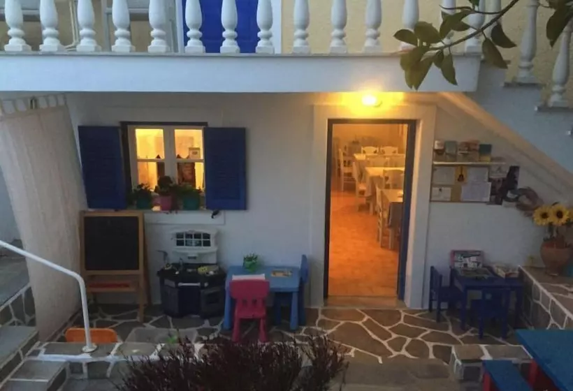 Hotel Eleana Studios