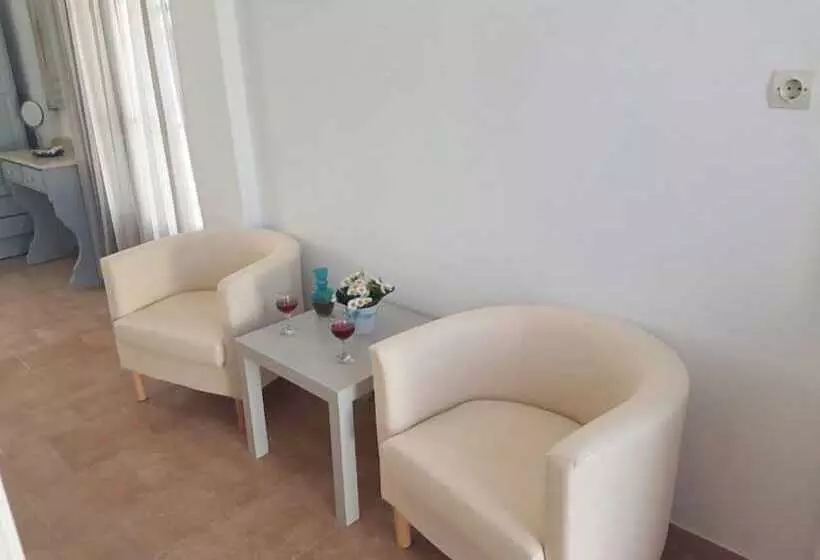 Hotel Eleana Studios