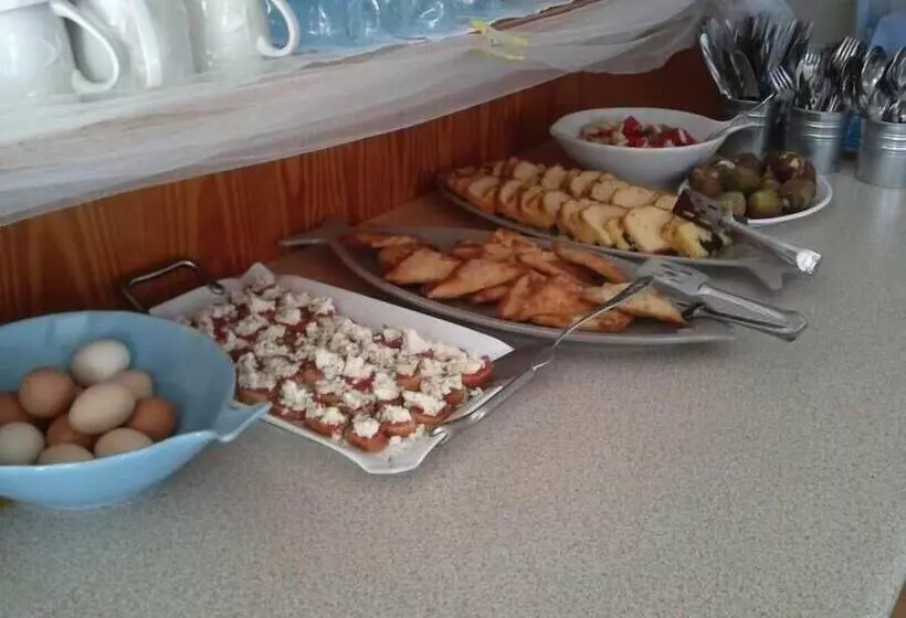 Hotel Eleana Studios