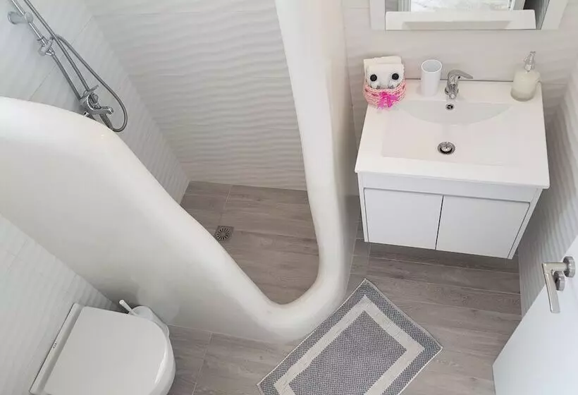 Hotel Eleana Studios