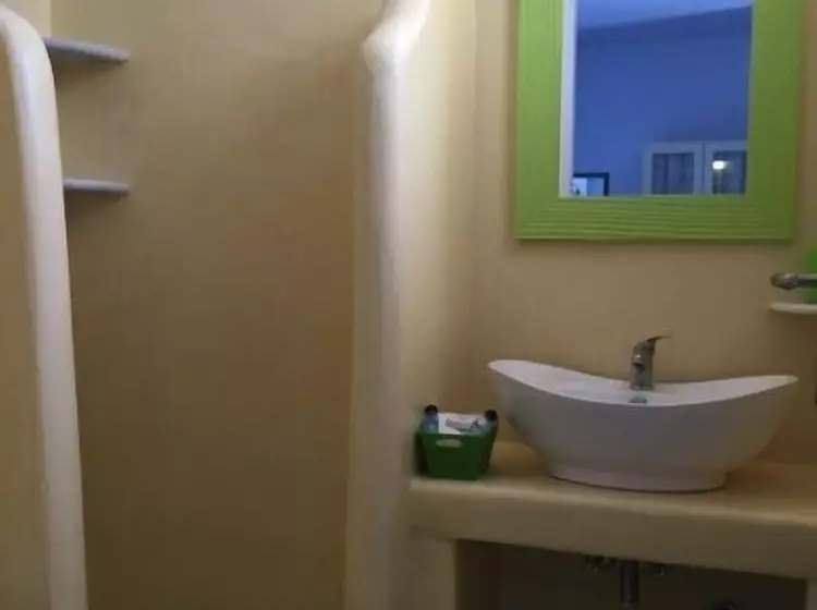 Hotel Eleana Studios