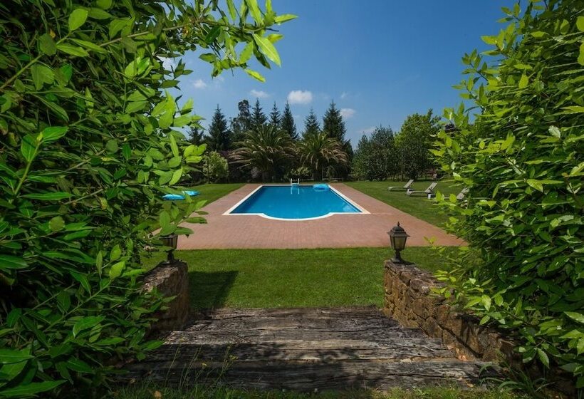 هتل روستایی Holacamp Camino