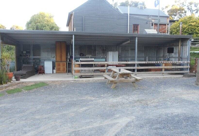 Pensión A Twist Of Willow