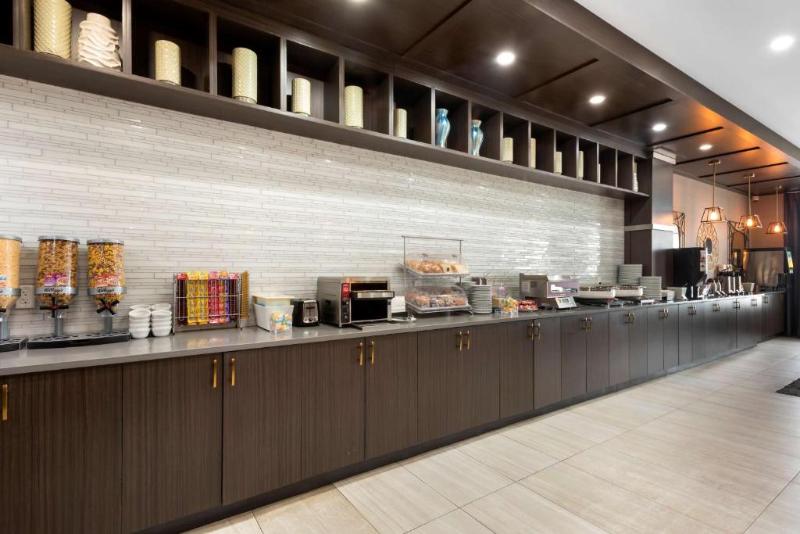 هتل Best Western Premier Executive Residency Medicine Hat