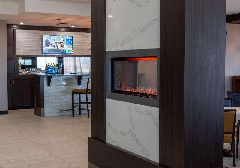 هتل Best Western Premier Executive Residency Medicine Hat