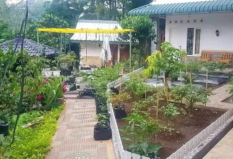 ホテル Koolkost Syariah @ Cimahpar Bogor