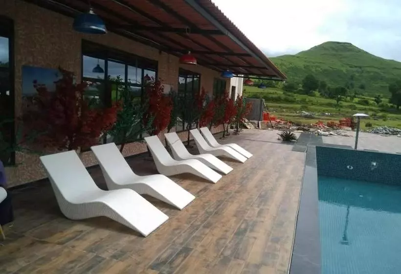 Hotelli Strawberry Hills Saputara